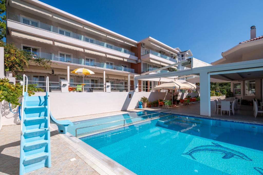 Bazén v ubytování Hotel Dimitra nebo v jeho okolí