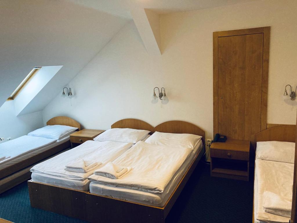 YURA hotel Čeladná BAZÉN A SAUNY ZDARMA - 标准四倍房间