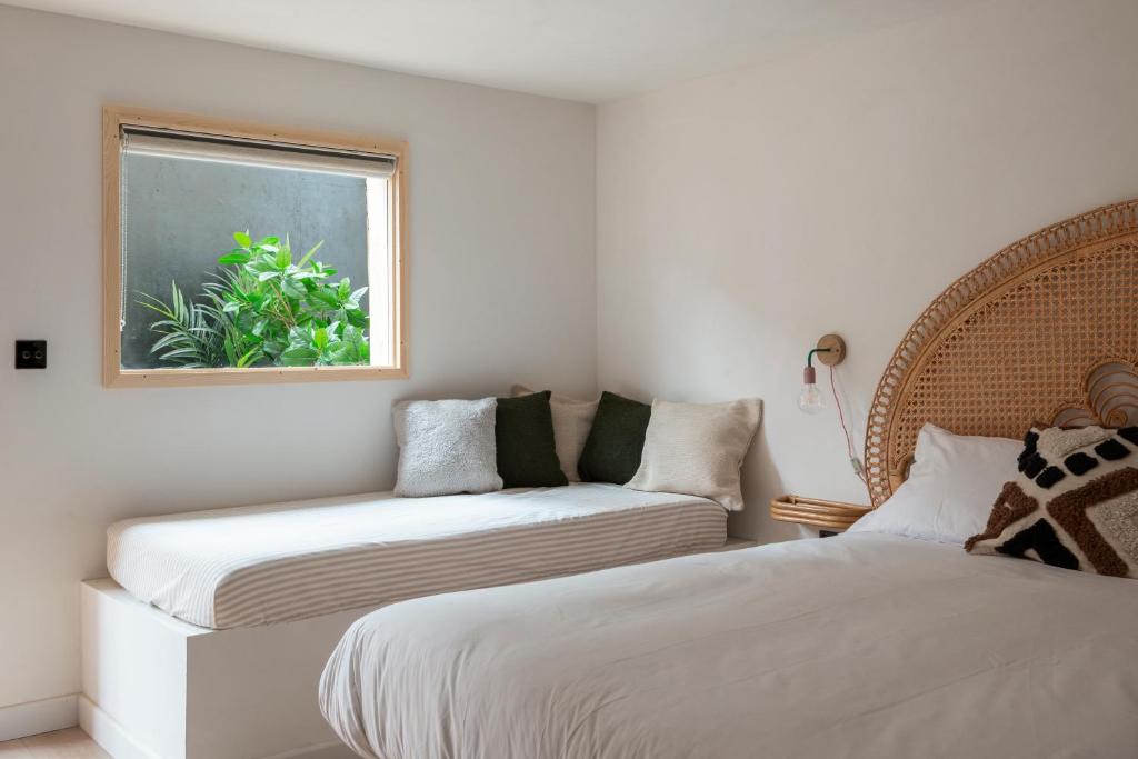 
Deluxe Double Room with Extra Bed
