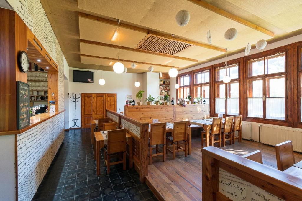 A restaurant or other place to eat at Penzión Manín