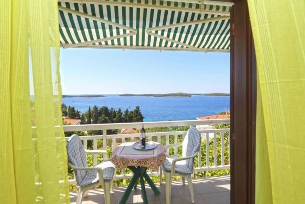 Afbeelding uit fotogalerij van Panoramic Apartments in Hvar
