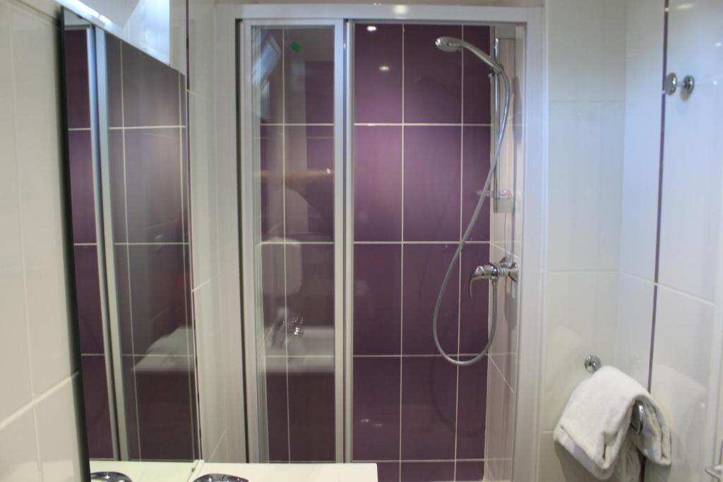 Hôtel de Paris - Dijon Centre Gare - Resim 24