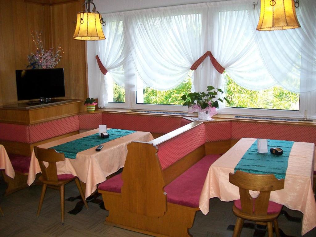 TV a/nebo společenská místnost v ubytování Albergo Bellavista
