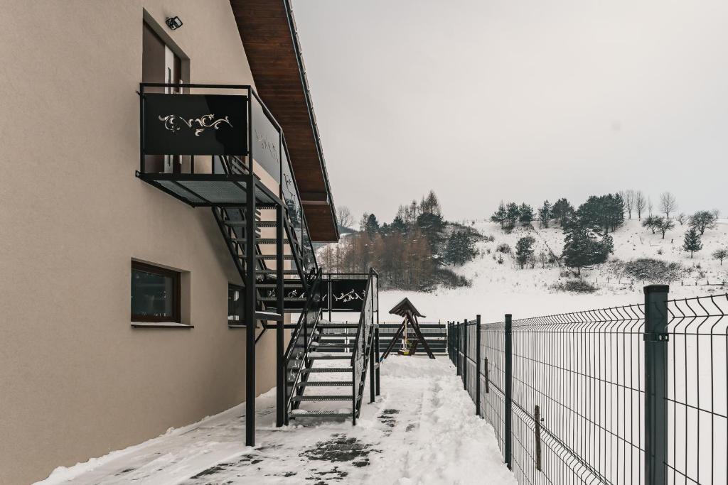 Apartament Między Górami v zime
