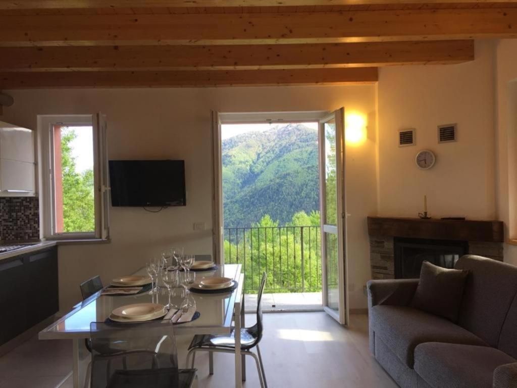 Televízia a/alebo spoločenská miestnosť v ubytovaní Casa Vista Monte Rosa
