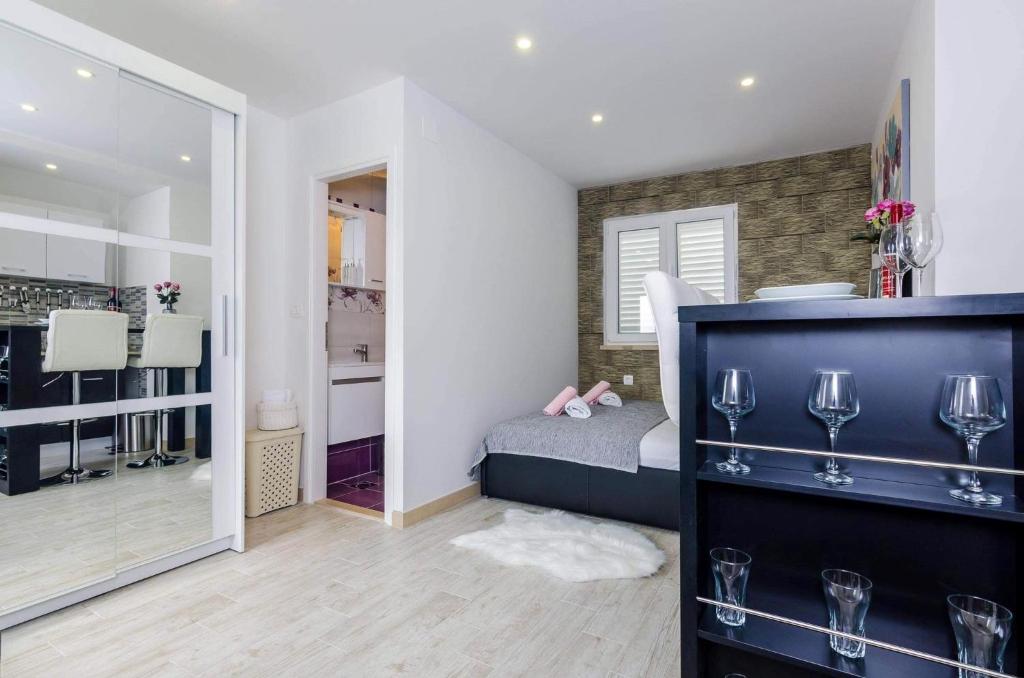 Apartments Monica - 7