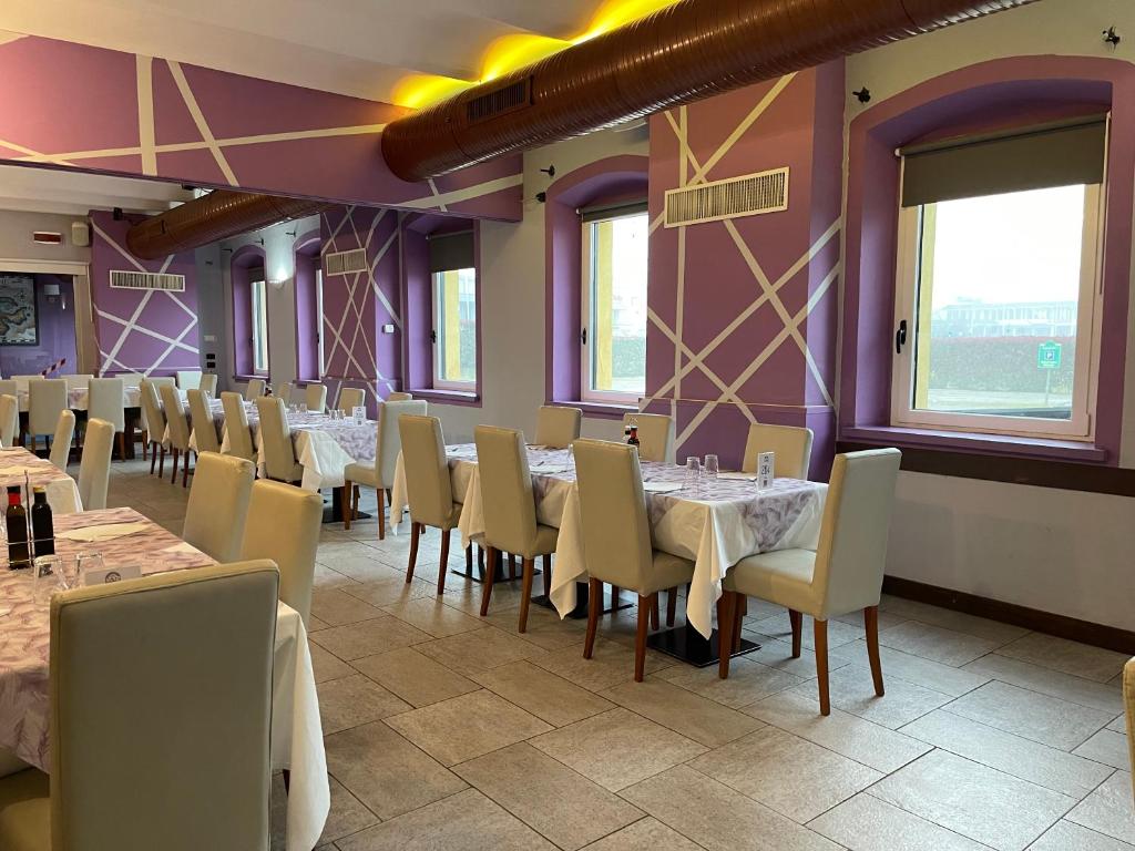 Restaurace v ubytování Hotel Cascina Marisa