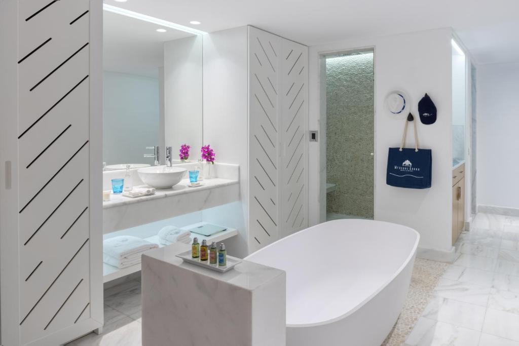 Mykonos Grand Hotel & Resort - 3