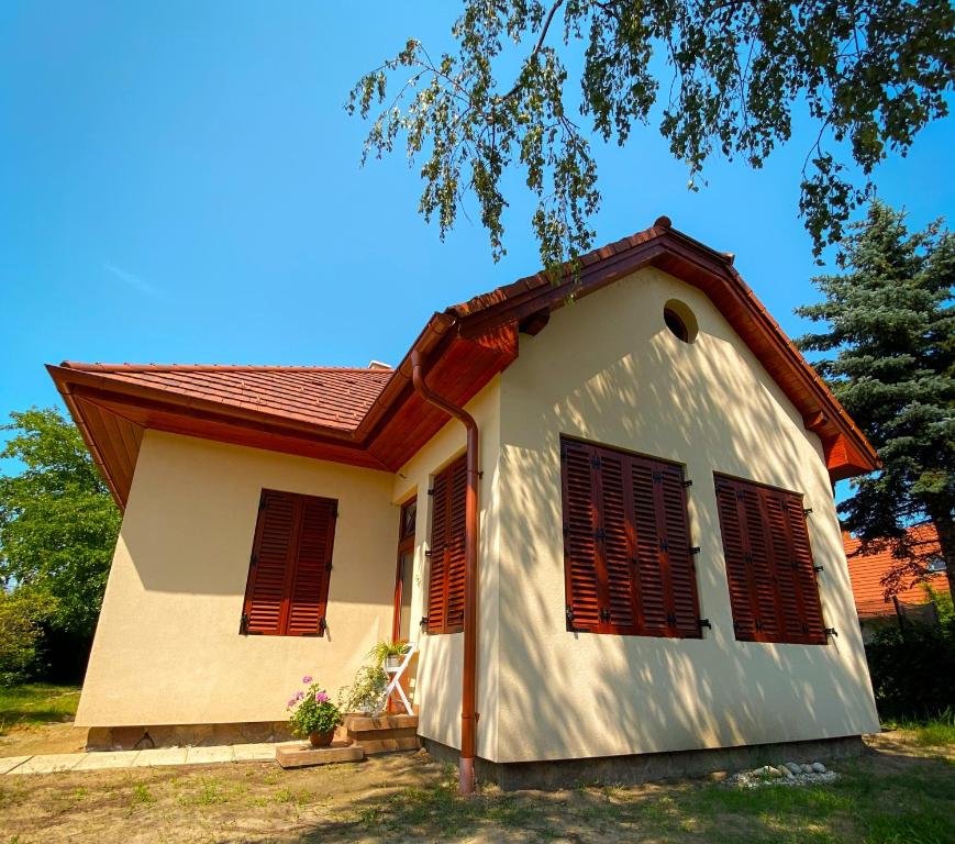 Budova, v ktorej sa dovolenkový dom nachádza