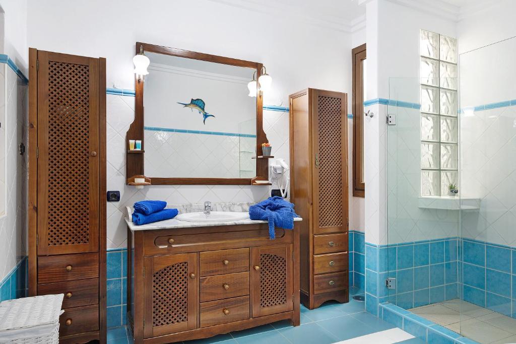 A bathroom at La Escuelita