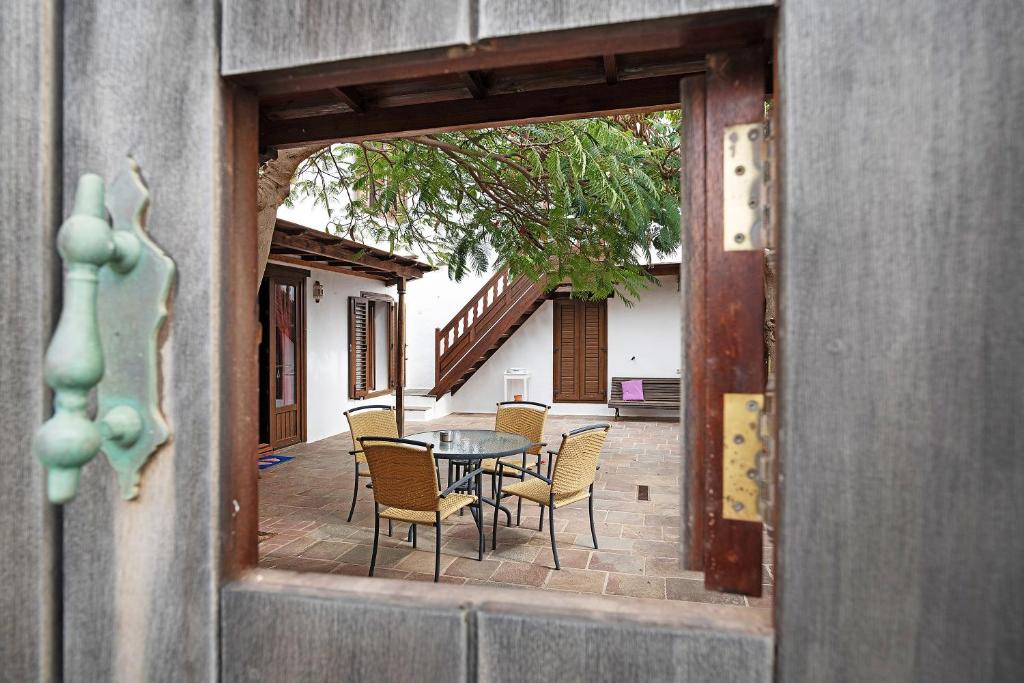 A balcony or terrace at La Escuelita