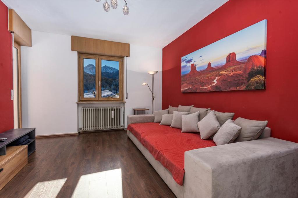 Booking.com: Appartamento Hermione APT with Mountain View & Parking in  Fusine , Fusine in Valromana, Italia . Prenota ora il tuo hotel!