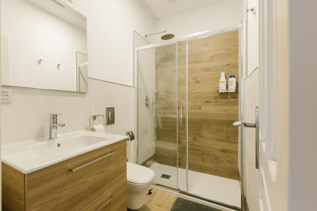 Koupelna v ubytování T1, Tirso de Molina, apartamento luminoso y tranquilo