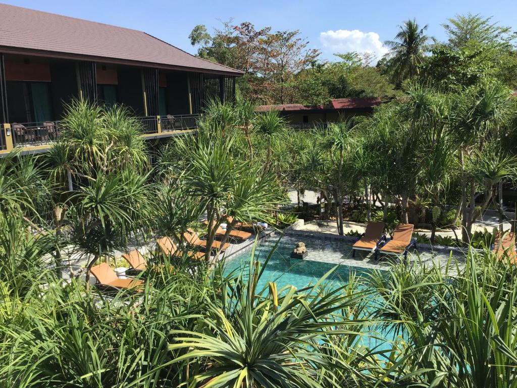 The Wynn Kohjum - 18