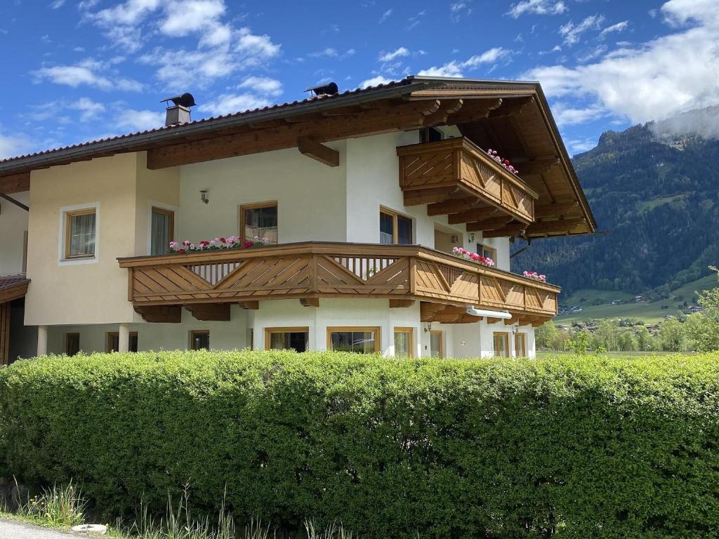 Nespecifikovaný výhled na hory nebo výhled na hory při pohledu z apartmánu