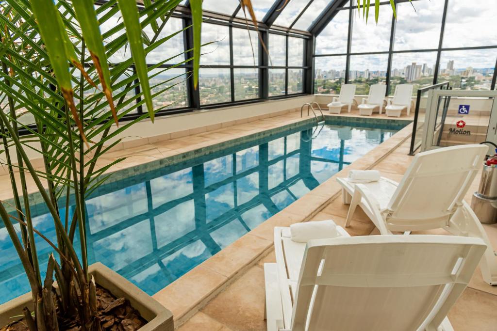 Bazén v ubytování Rio Hotel by Bourbon Maringá nebo v jeho okolí