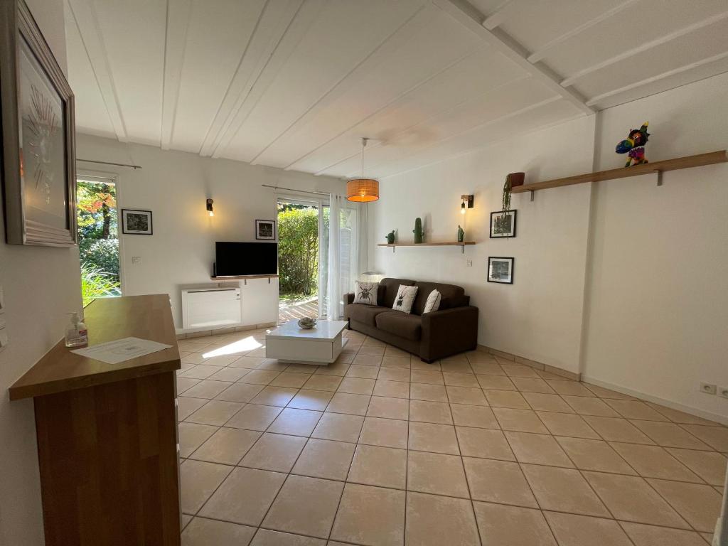 Maison Blanche - Villa With Garden View