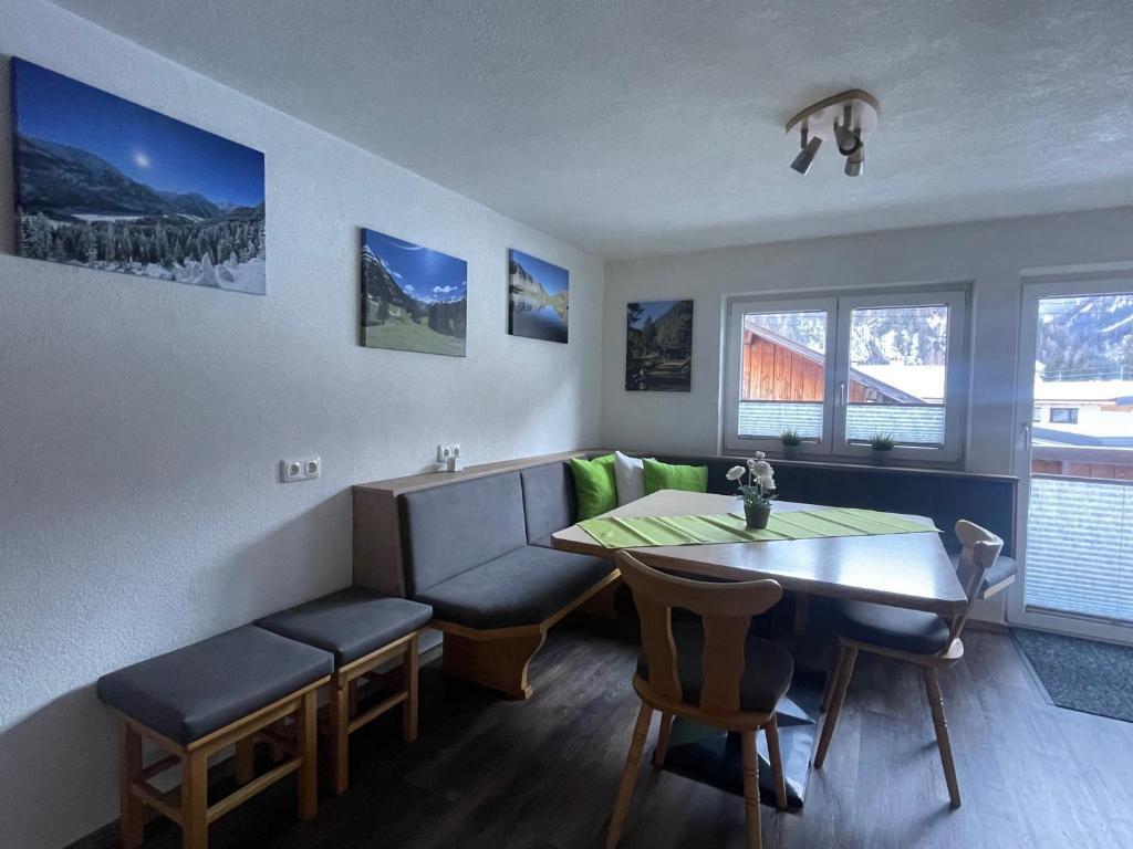Posezení v ubytování Ferienwohnungen Haus Bergflora