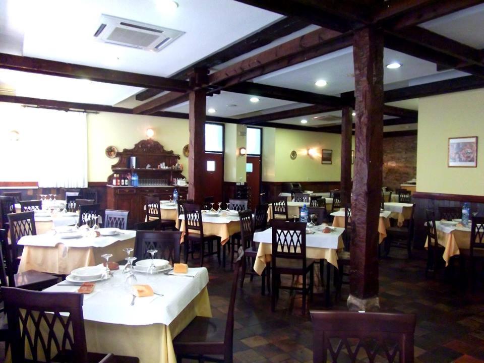 Reštaurácia alebo iné gastronomické zariadenie v ubytovaní Hotel Termas de Liérganes
