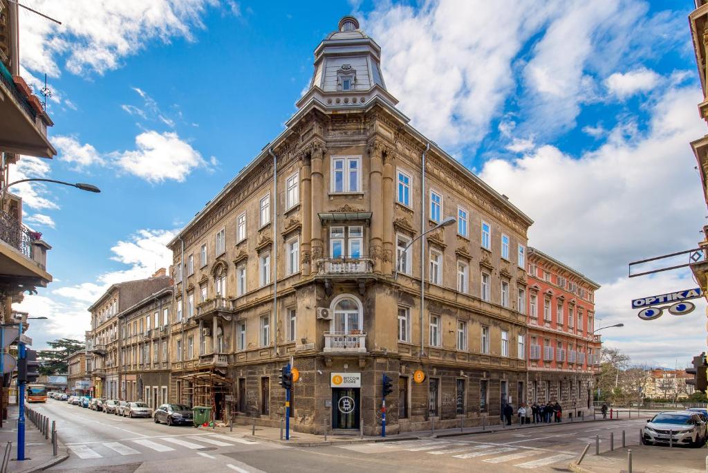 Budova, v ktorej sa apartmán nachádza
