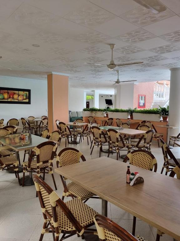 Restaurace v ubytování Zahira Hotel Melgar