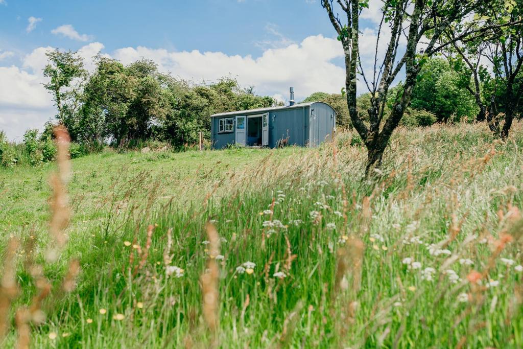Zahrada ubytování Blatchford Briar - Award Winning Private Shephards Huts with their own Secluded Hot Tubs
