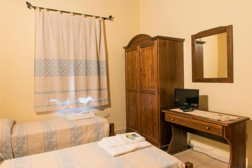 Albergo Diffuso Il Mandorlo - Triplo Camera Con Bagno