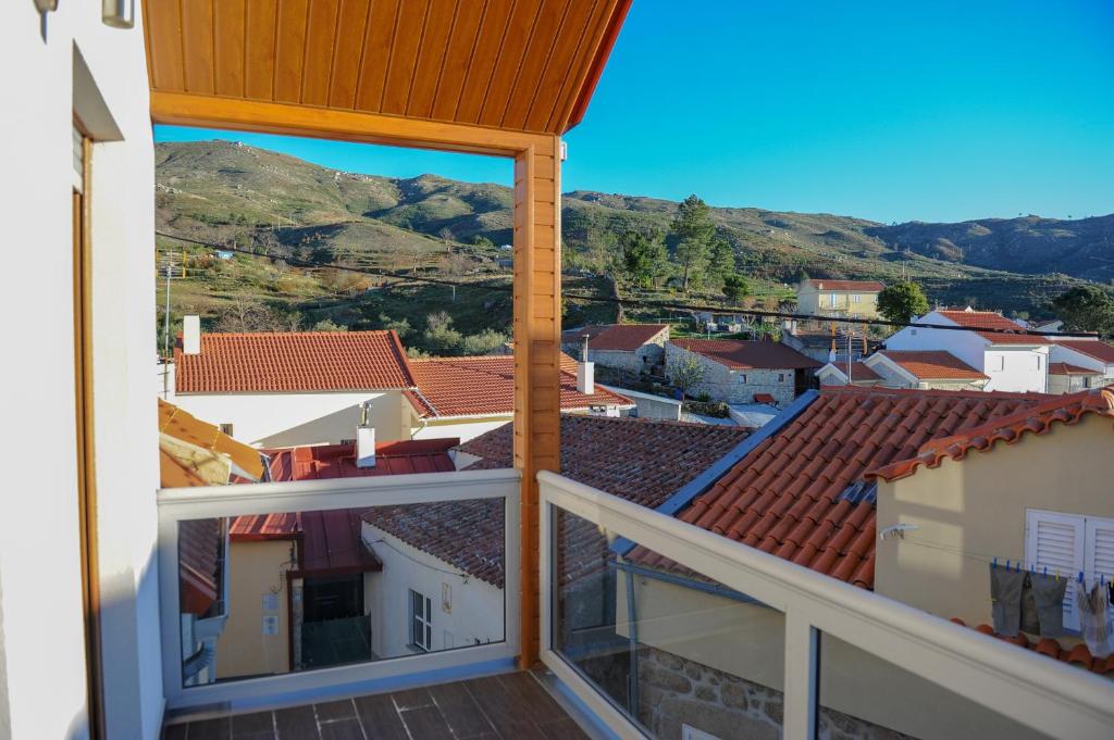 Nespecifikovaný výhled na hory nebo výhled na hory při pohledu z apartmánu