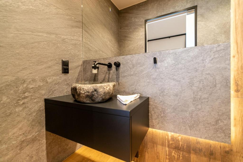 Kúpeľňa v ubytovaní Luksusowy Apartament Enklawa pod Skrzycznem z sauną i bilardem - Dream Apart