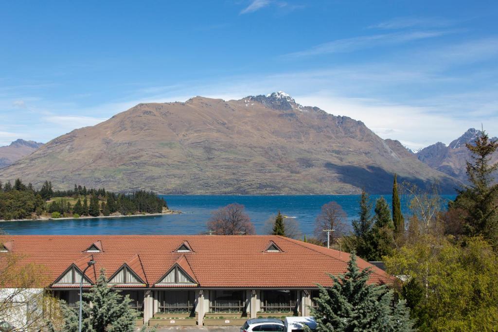 Ramada by Wyndham Queenstown Central - Resim 10