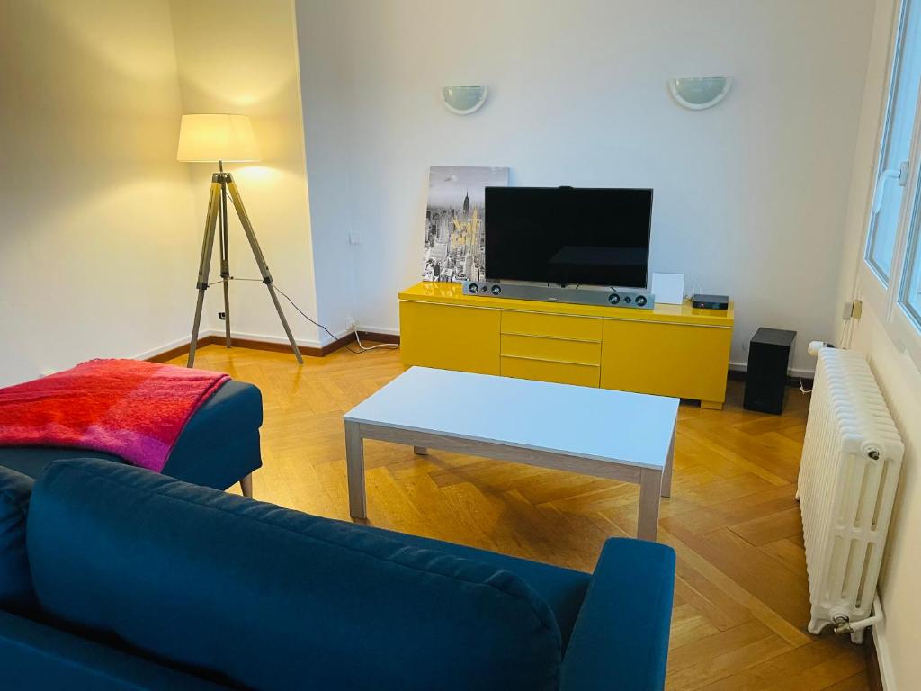 Charmant appartement de cœur de ville - 2 chambres lits Queen size - NETFLIX - WIFI - Appartamento Con Due Camere Da Letto