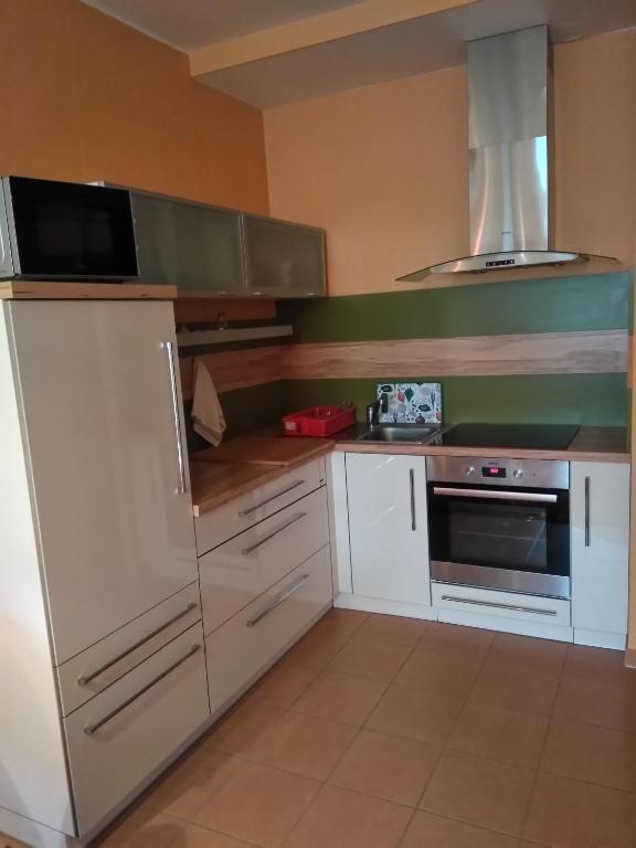 Kuchyňa alebo kuchynka v ubytovaní Apartmán Rezidence Čertovka 2121 free parking garage
