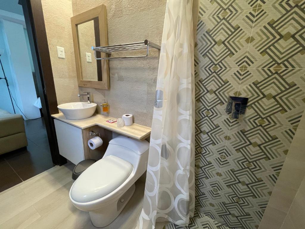 Koupelna v ubytování Hotel Shalom