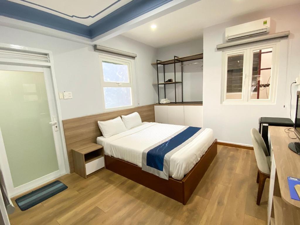 Home Away Do Quang Dau- Homestay, City Center, D1 - Deluxe Queen Room