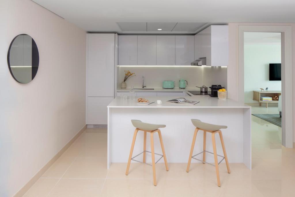 Staybridge Suites Dubai Internet City by IHG - Resim 35