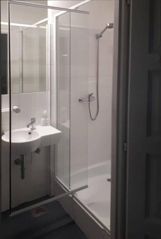 Kúpeľňa v ubytovaní Modern stylish 2 bedroom holiday apartment