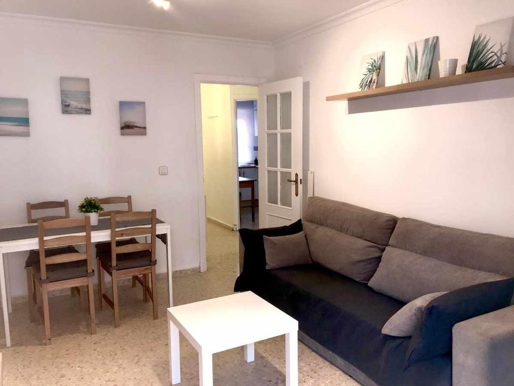 A seating area at Apartamento Callao