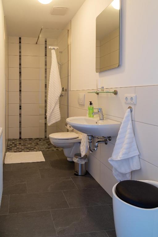 Koupelna v ubytování DK Glasmanufaktur GmbH