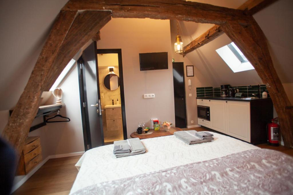 Luxury Suites Meir - One-Bedroom Apartment
