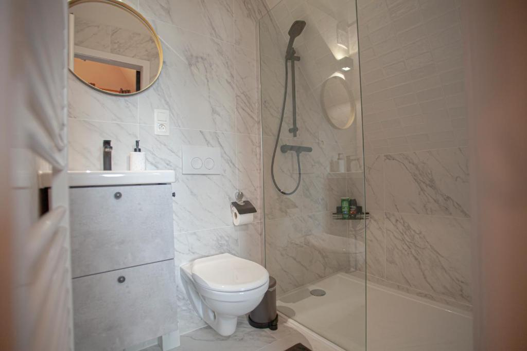 Luxury Suites Meir - One-Bedroom Apartment