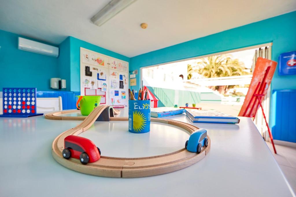 Aparthotel Holiday Center, Santa Ponsa – Precios actualizados ...