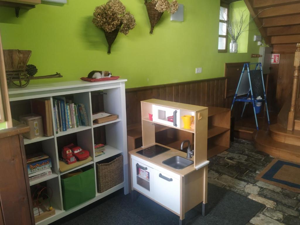 Knihovna v hostelu