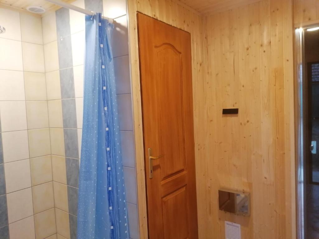 A bathroom at Pusztaszemes Vendéghaz