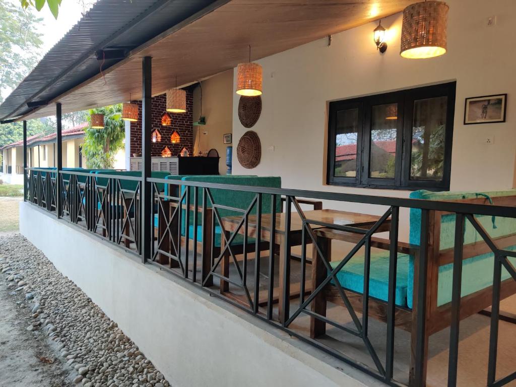 Balkón nebo terasa v ubytování Bardia Forest Resort