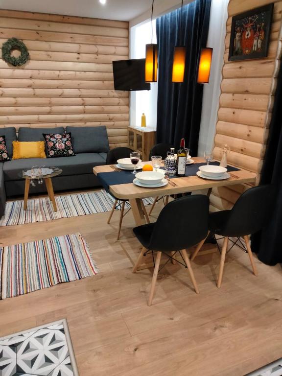 Posedenie v ubytovaní Anielki Apartament