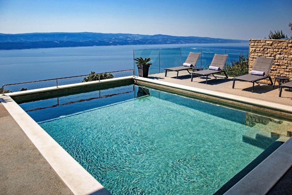 Villa Dispet with heated pool, jacuzzi, sauna and cinema