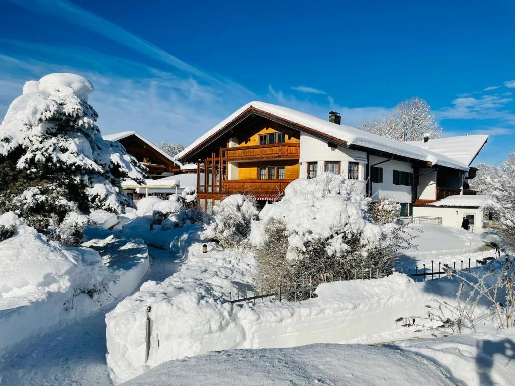 Hotel Sommer-Haus am See v zimě