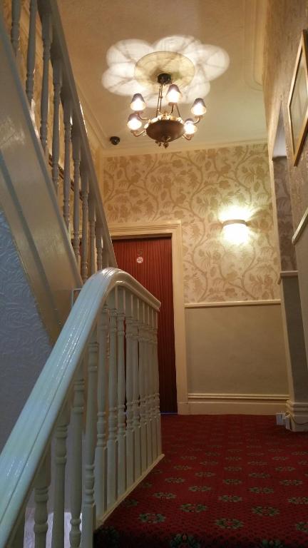 Фотография из галереи Westholme Hotel в Блэкпуле