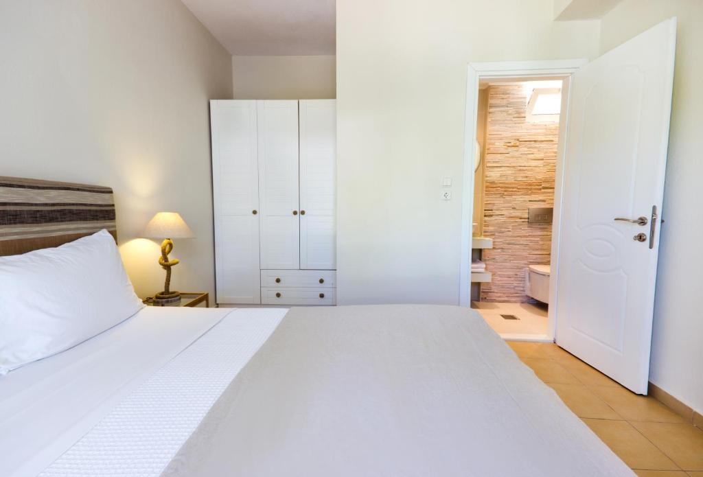 Posteľ alebo postele v izbe v ubytovaní Thassian Villas