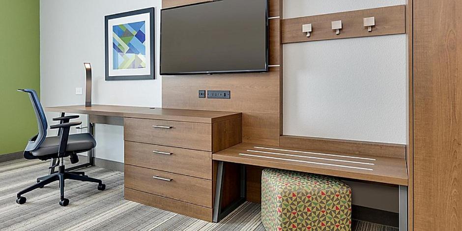 Holiday Inn Express & Suites - Denton North by IHG - Chambre Standarde